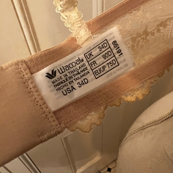 Wacoal Women’s beige lace bra size 34D - Picture 5 of 5